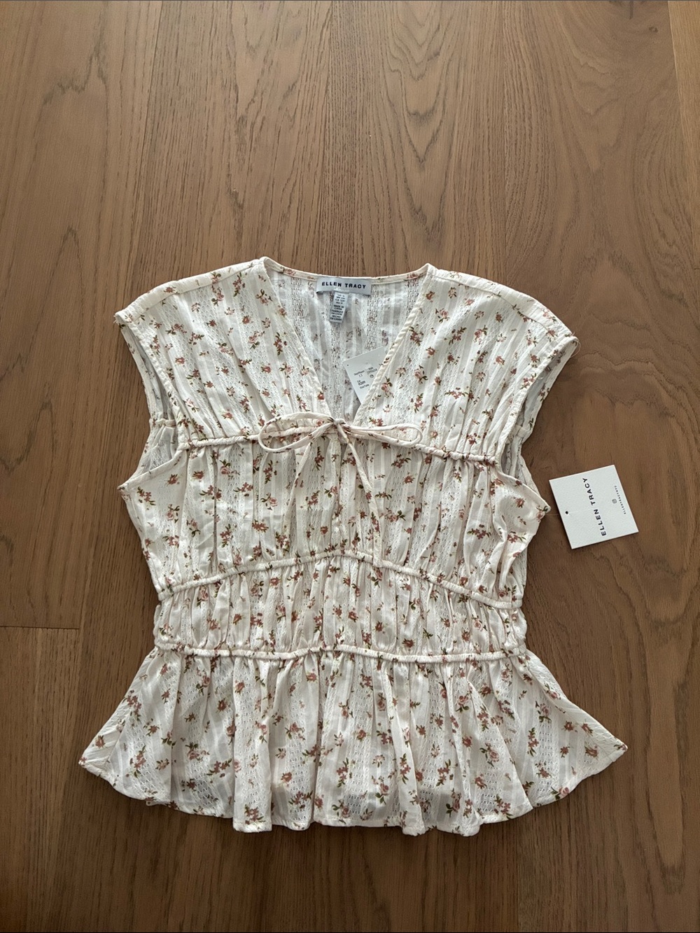 Ellen Tracy Women’s Floral Ruffled Peplum Top - Cream. Small. NWT.
